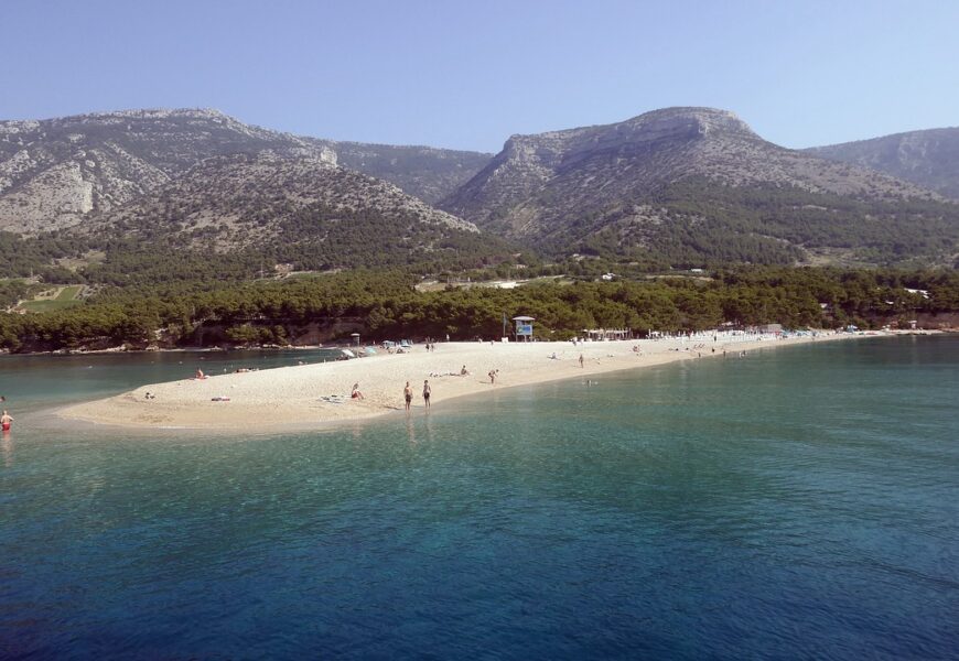 Chorvatské ostrovy lákají na každém kroku: Brač, Brijuni a Susak