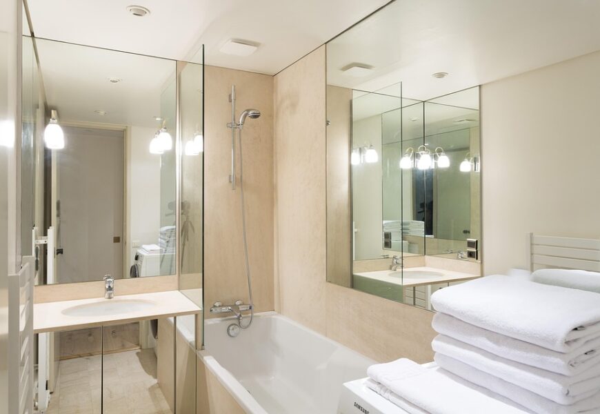 Jak udělám usazení vany správně a rychle?