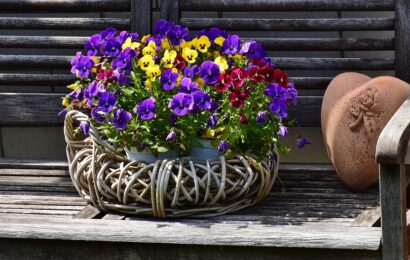Jarní dekorace do interiéru, na balkon i zahradu: Jak vytvořit svěží jarní atmosféru